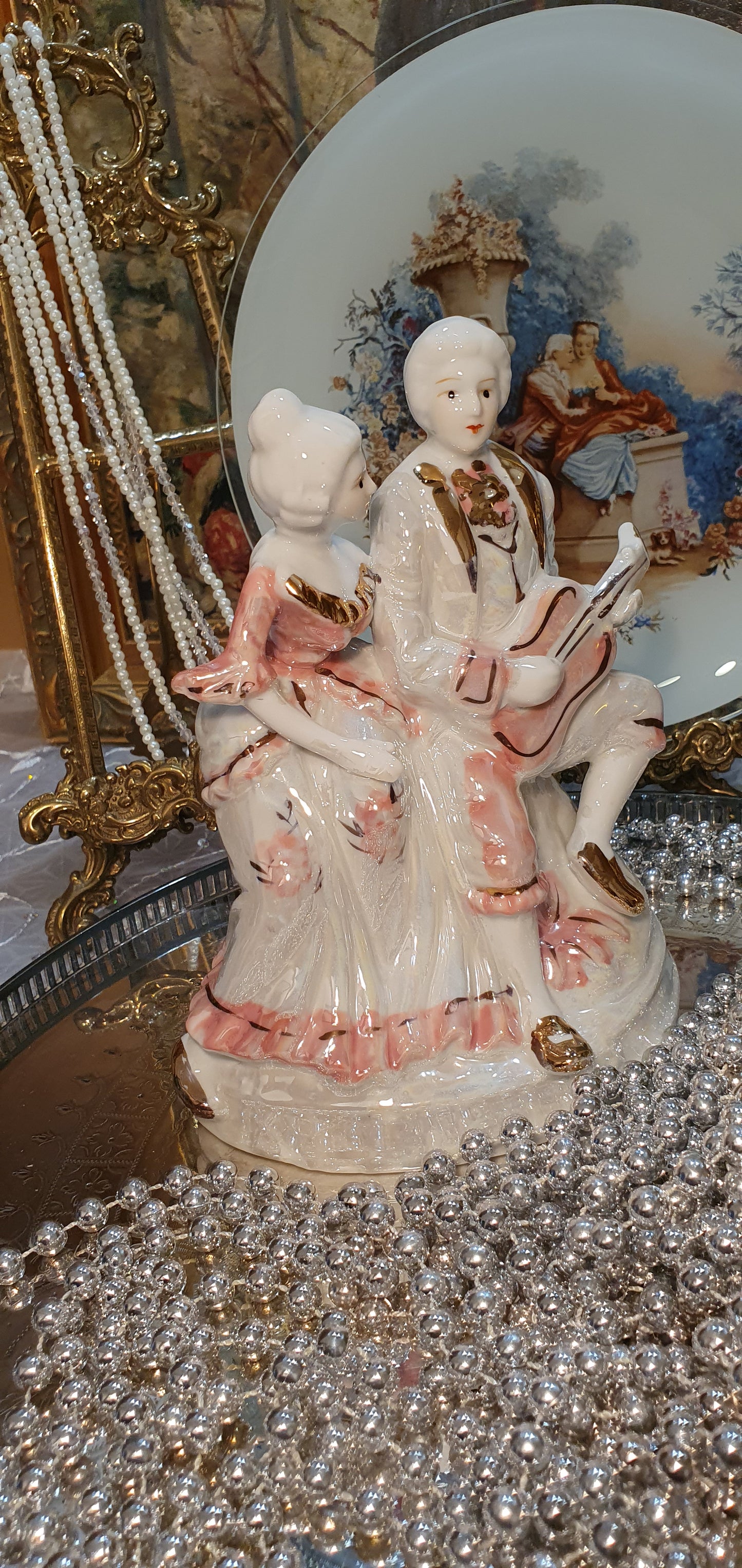 Figure of a couple in love