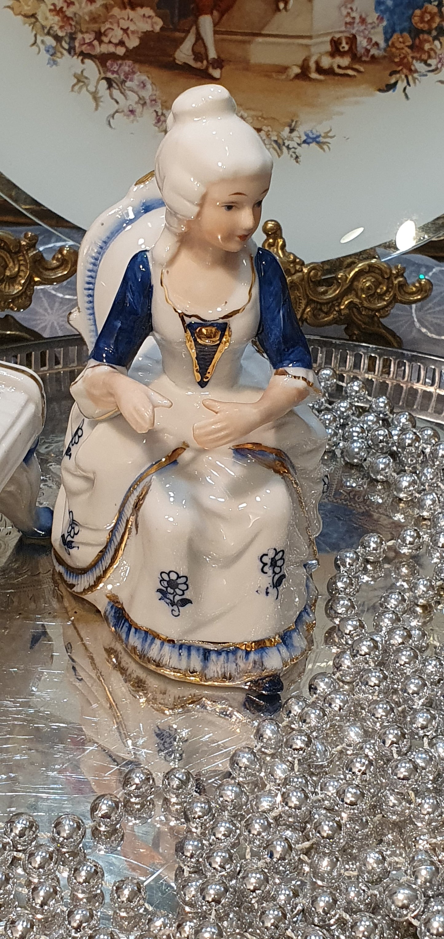 Figure of a lady pianist