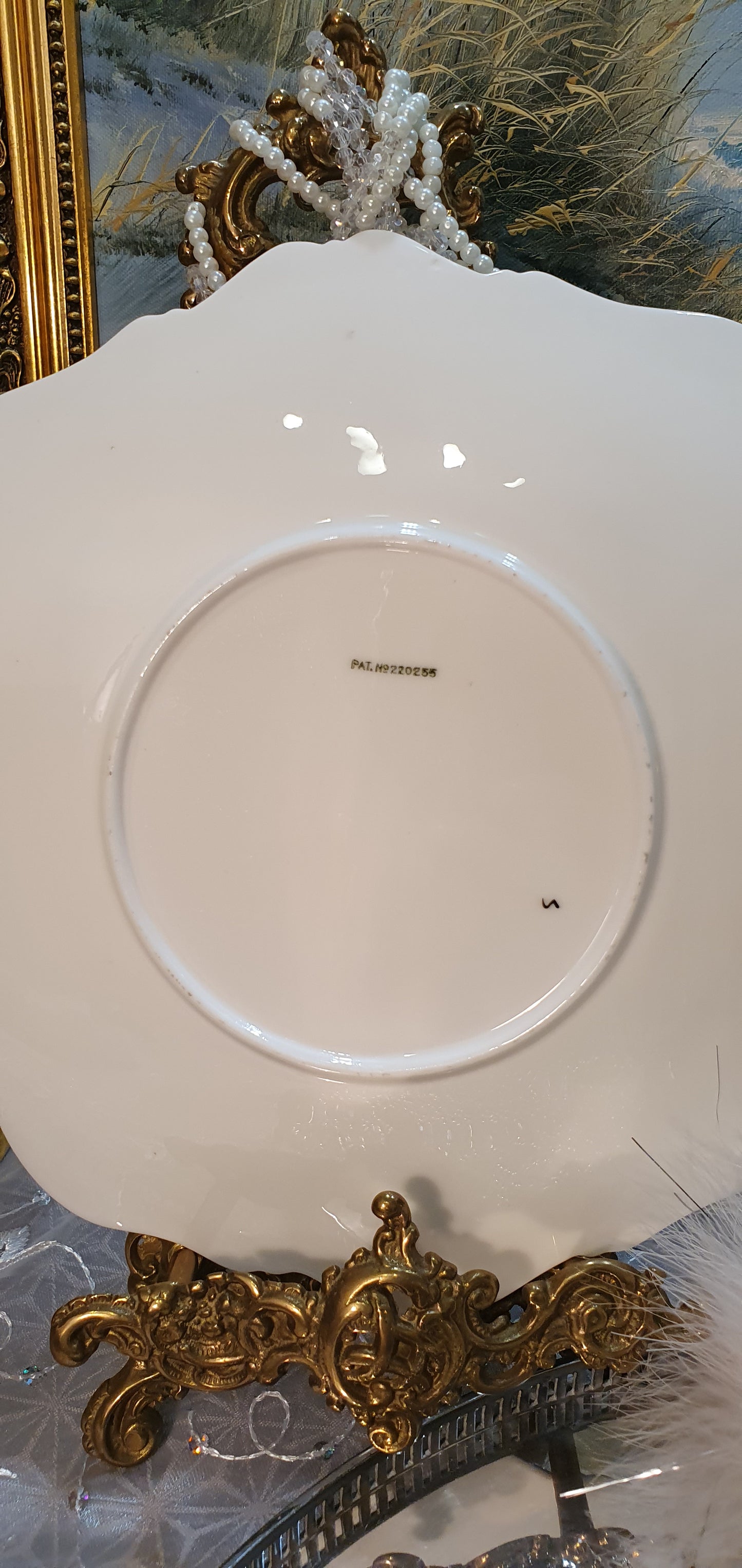 Plate with serial number 220 255