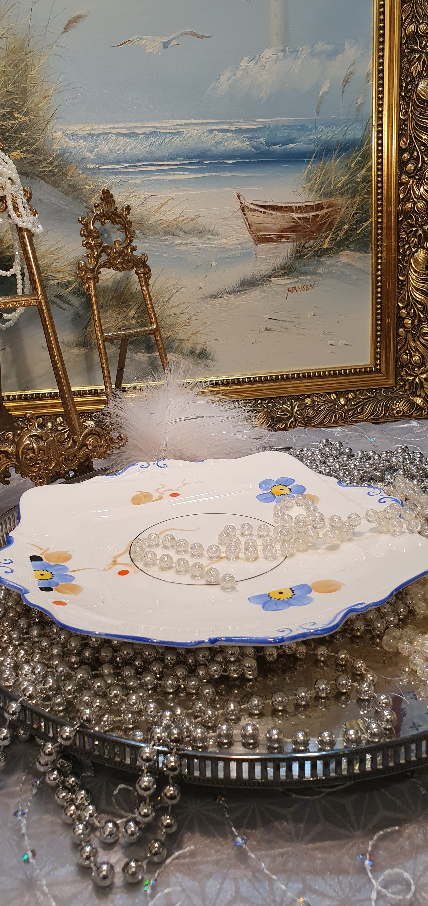 Plate with serial number 220 255
