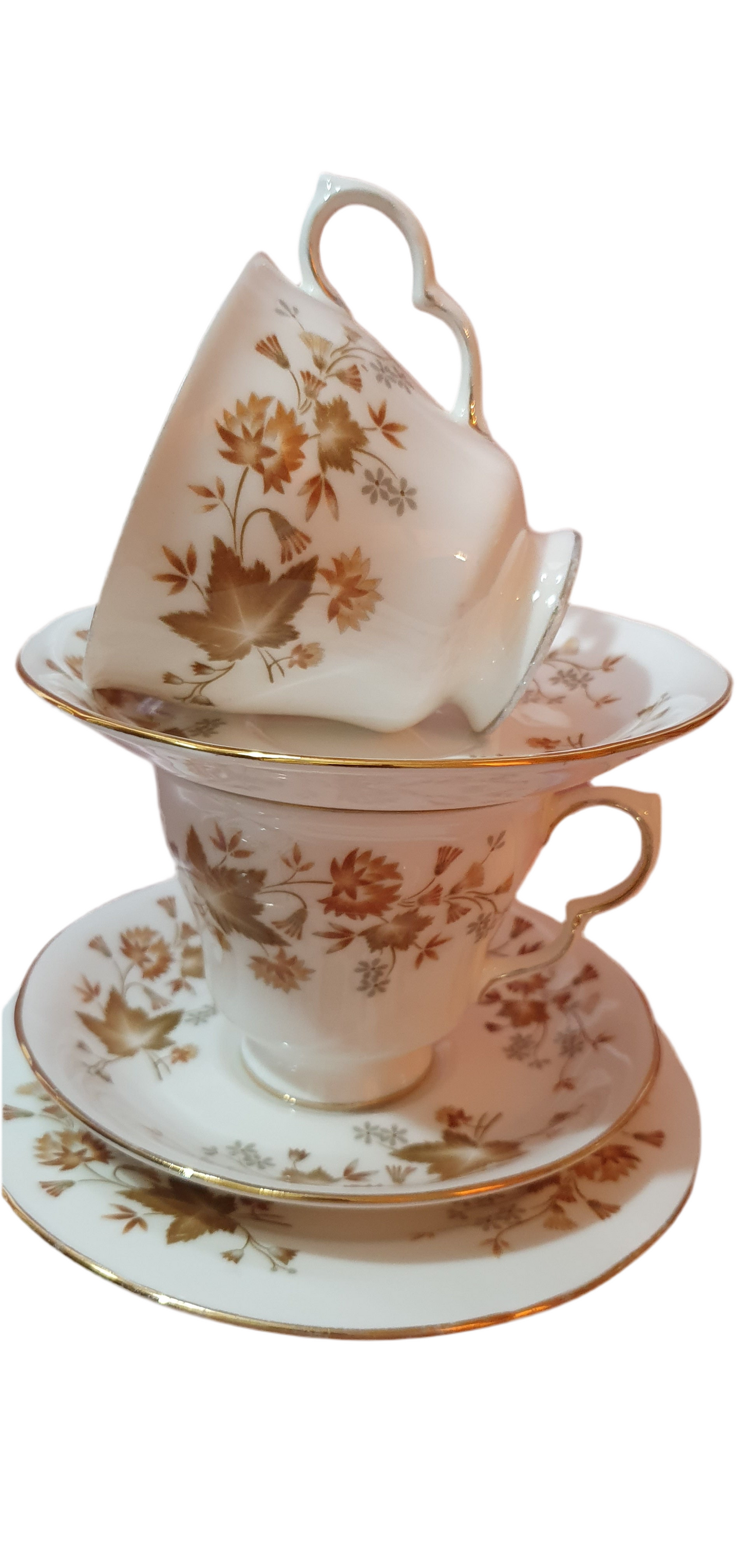 Autumn charm: 4-piece triple set of Colclough "Avon" cups and saucers