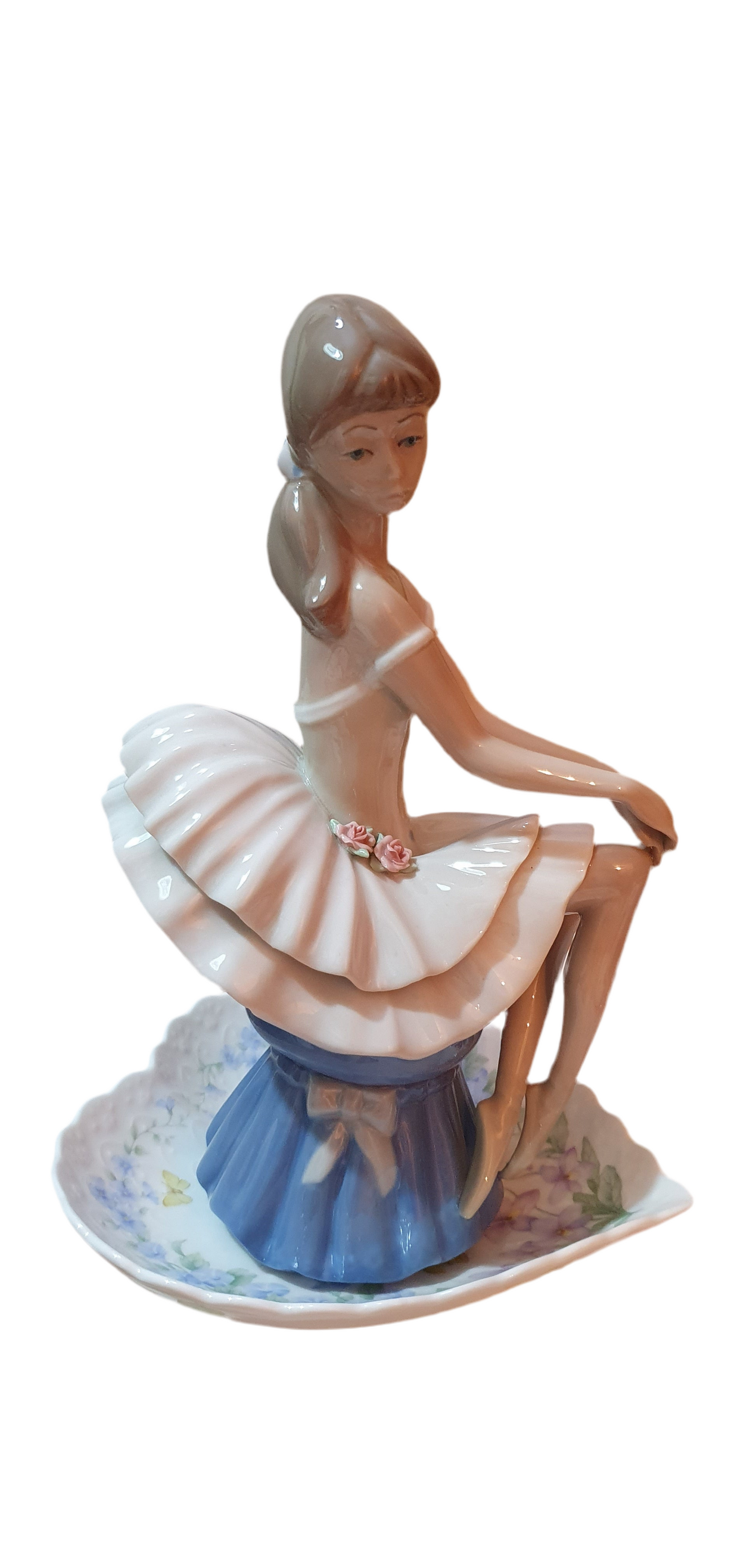 Exquisite porcelain figure of a Casades ballerina