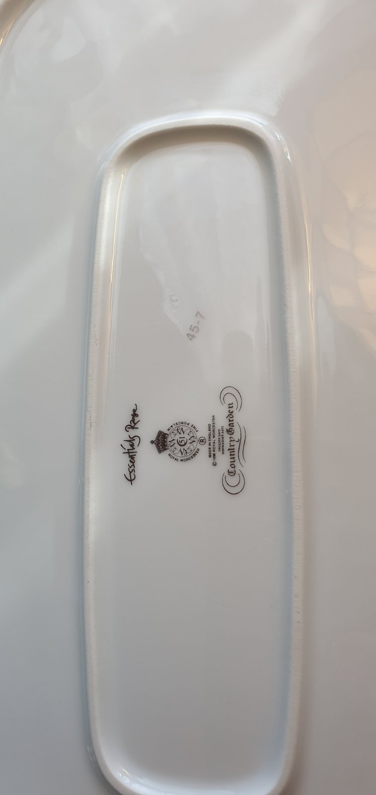 Floral Splendor: Royal Worcester 'Country Garden' Oval Plate