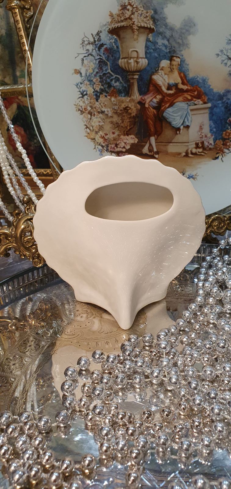 Porcelain painting with a pheasant