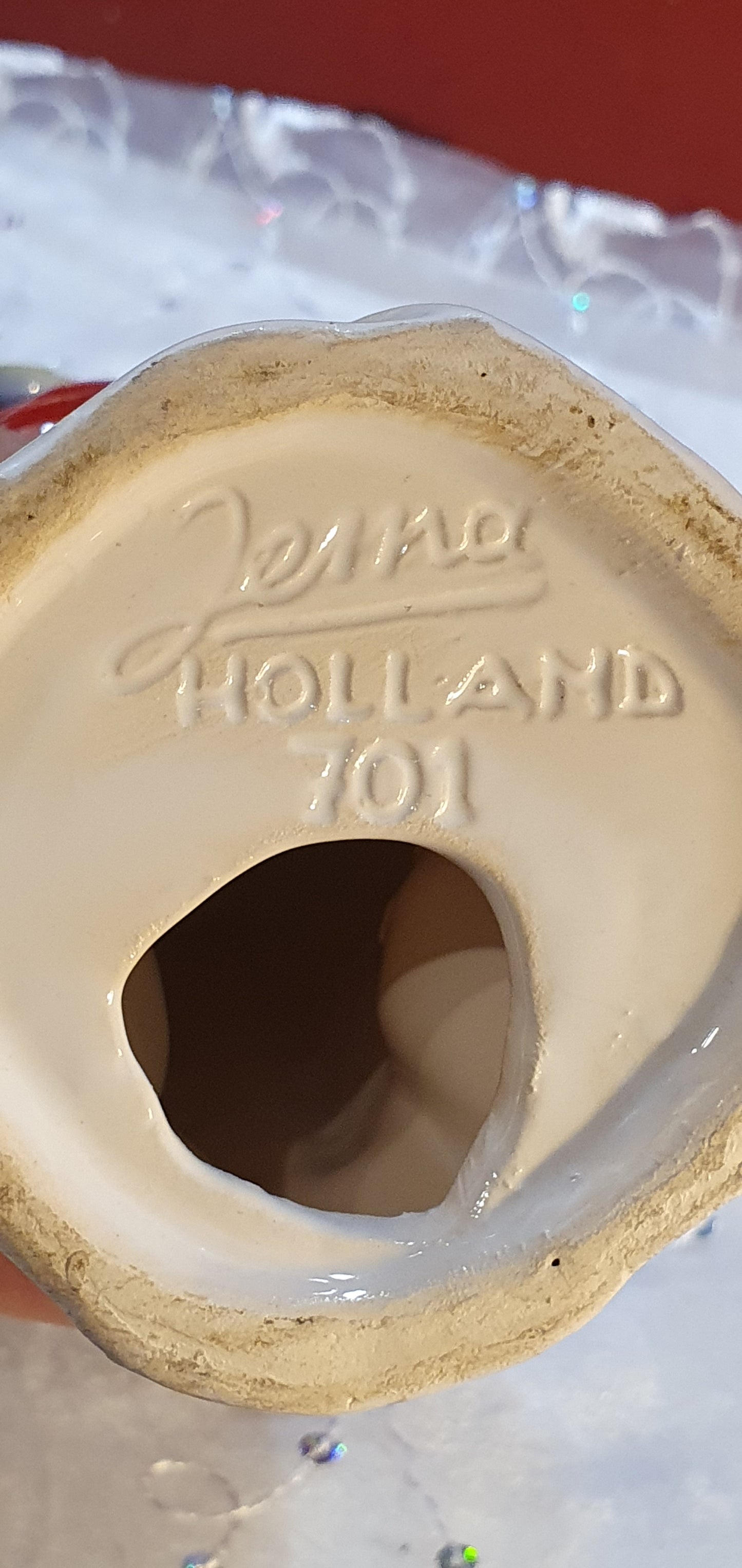 Фигура на папагал от Jema Holland Pottery