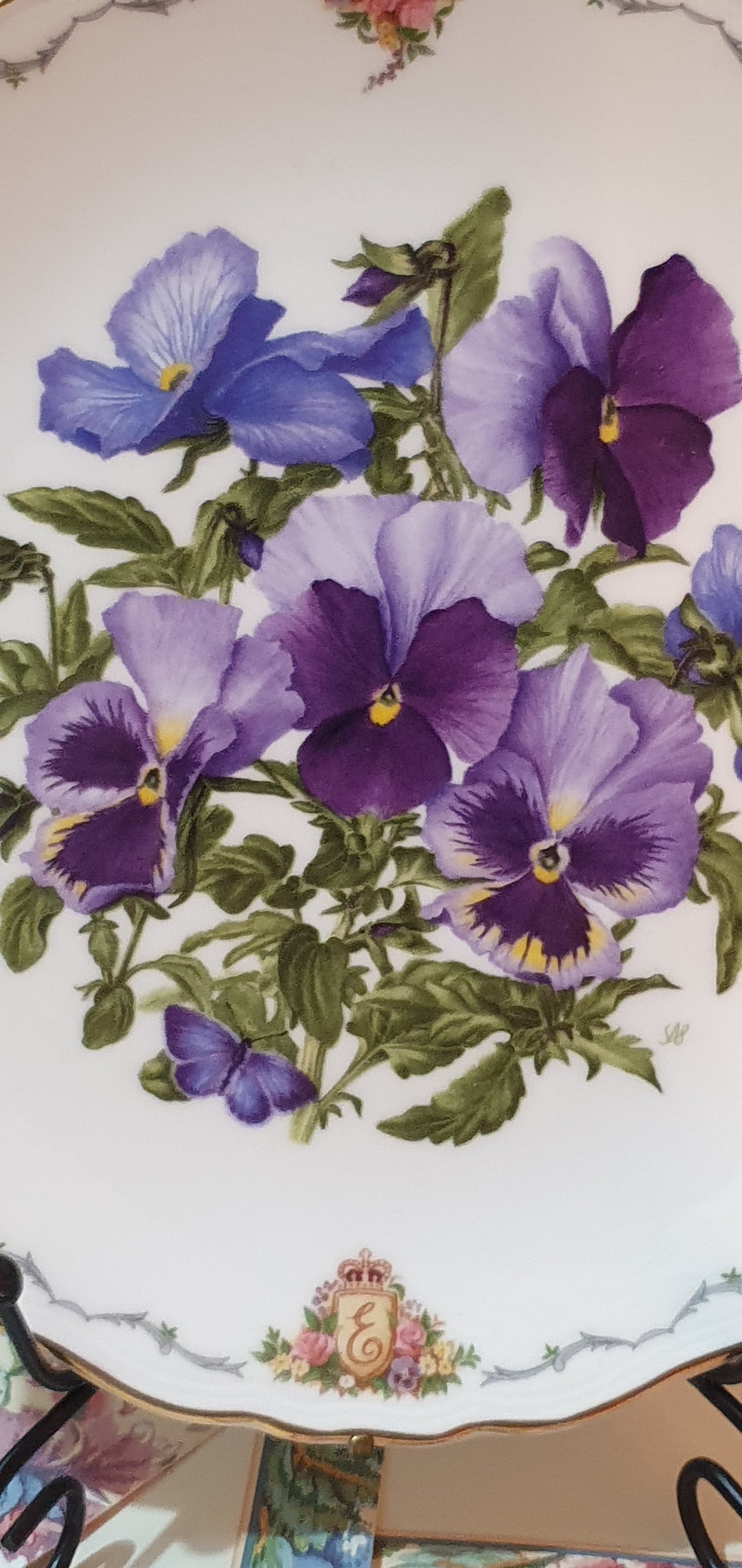 Колекционерска чиния "Pansies" от Royal Albert