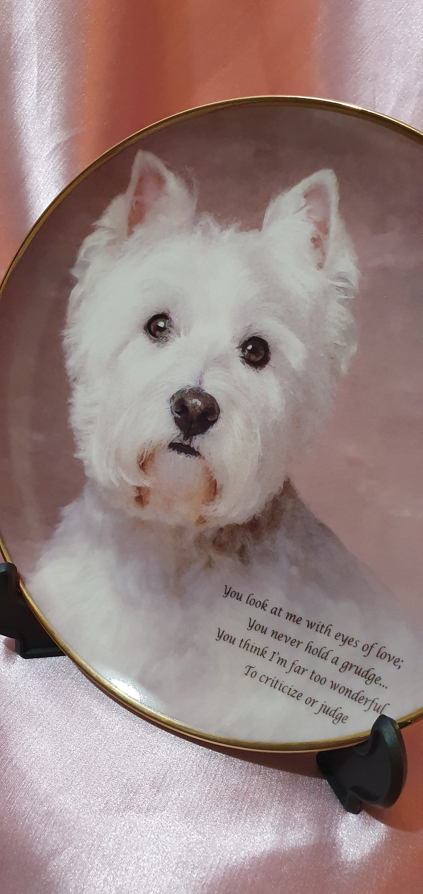 Декоративна Колекционерска чиния “Eyes of Love” от серията “Beloved Westies” на Danbury Mint